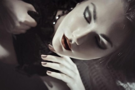 Как нарисовать стрелку, если веко нависшее: 3 стоящих совета