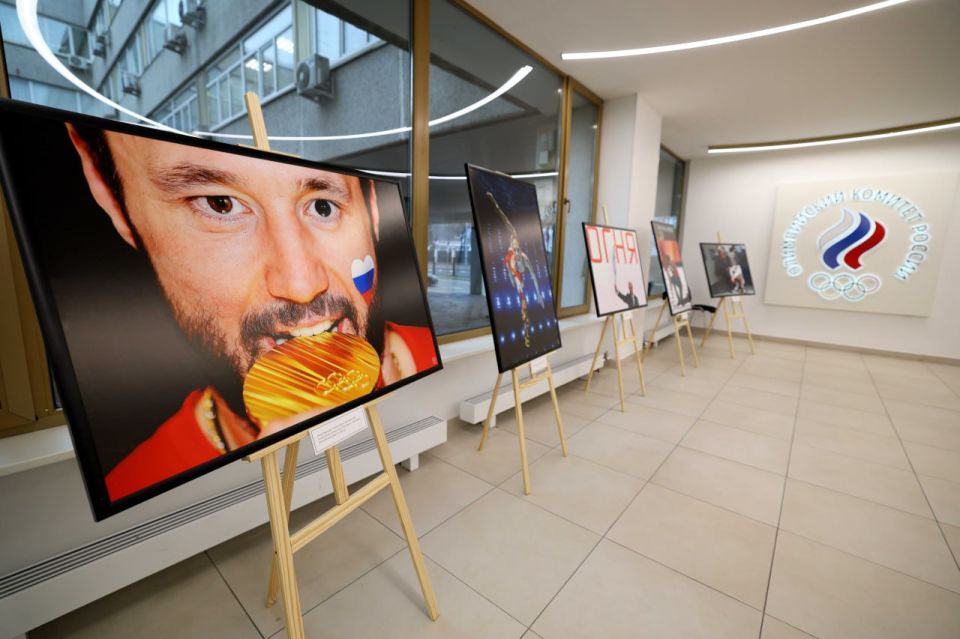 В преддверии ежегодного Олимпийского собрания (10 декабря) в здании ОКР открылась выставка, посвященная 70-летию Сергея Киврина — известного фотографа, лауреата множества международных премий, за плечами у которого работа на...