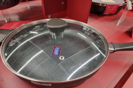 Так лучше не делать: 3 способа испортить сковородку с антипригарным покрытием – фатальные ошибки