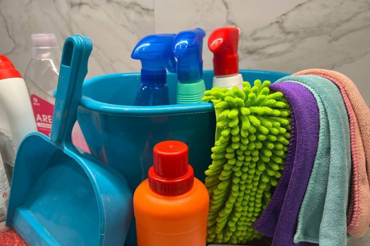 Как правильно и быстро чистить жалюзи: справитесь за две минуты