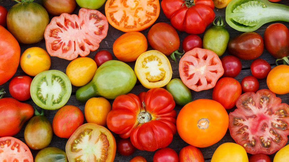 Эксперимент с необычными томатами: реальность против рекламы