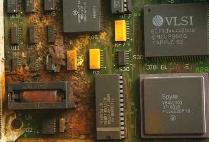 Возрождение электроники: искусство очищения плат от коррозии