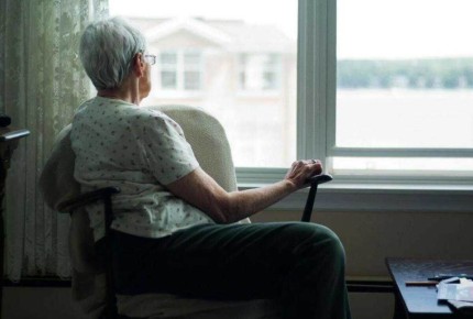 Пенсионеры в одиночестве: как изменения в социальной поддержке могут преобразить их жизнь