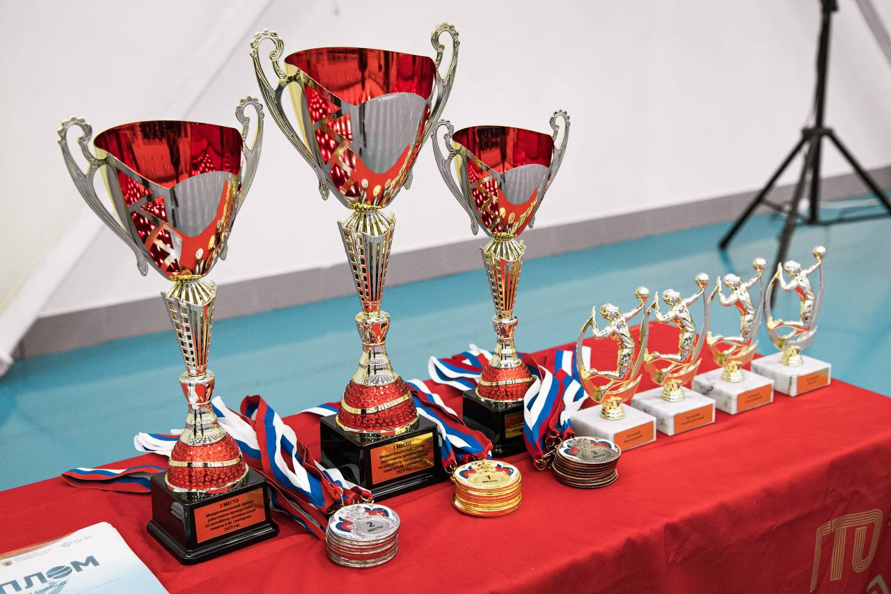 Состоялся XII турнир по волейболу, посвященный памяти прокурора Пряжинского района Гумбарова Алексея Матвеевича, отдавшего жизнь за свободу Родины в Великой Отечественной войне 1941-1945 годов Состоялся XII турнир по волейболу, посвященный памяти прокурора Пряжинского района Гумбарова Алексея Матвеевича, отдавшего жизнь за свободу Родины в Великой Отечественной войне 1941-1945 годов