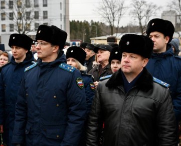 Работники органов прокуратуры республики приняли участие в торжественном открытии памятника Фролову В.А