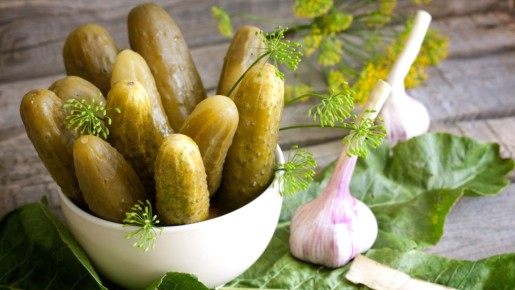 Срочно откажитесь от соленых огурцов: в них нашли скрытую угрозу