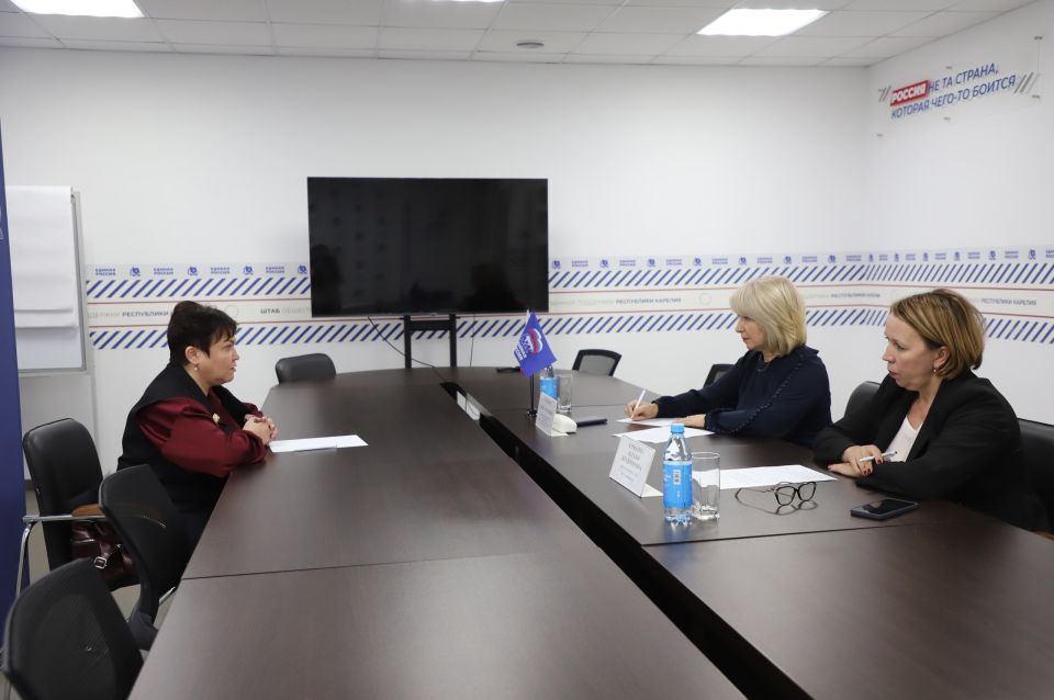 Галина Гореликова провела прием граждан по вопросам образования