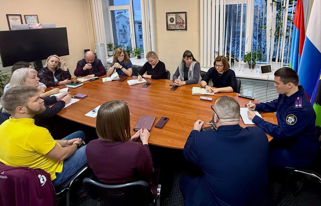 В преддверии Международного дня борьбы с коррупцией сотрудники СУ СК России по Республике Карелия провели встречи с работниками администраций муниципальных районов и округов В преддверии Международного дня борьбы с коррупцией сотрудники СУ СК России по Республике Карелия провели встречи с работниками администраций муниципальных районов и округов