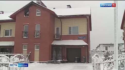 В доме на улице Университетской в Петрозаводске, где в конце ноября бушевал пожар, начинается обрушиваться кровля