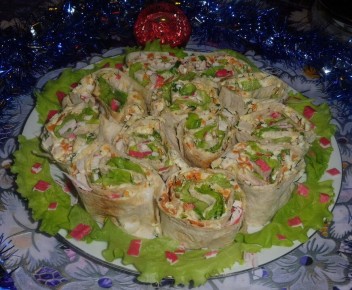 Крабовые рулетики: легкая закуска на любой праздник