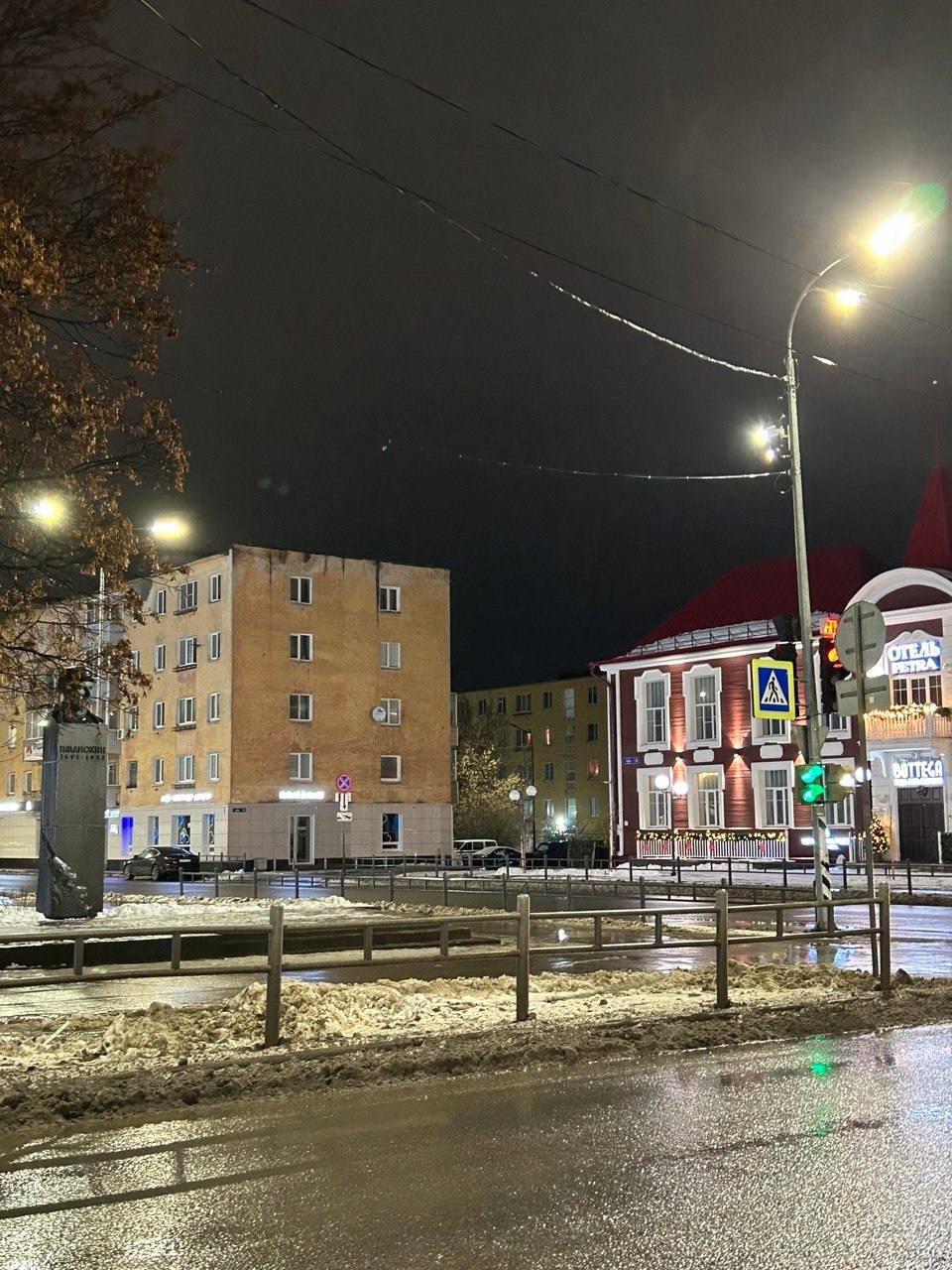 Колыхматова: Приступили к монтажу акцентной подсветки городских памятников! Колыхматова: Приступили к монтажу акцентной подсветки городских памятников!