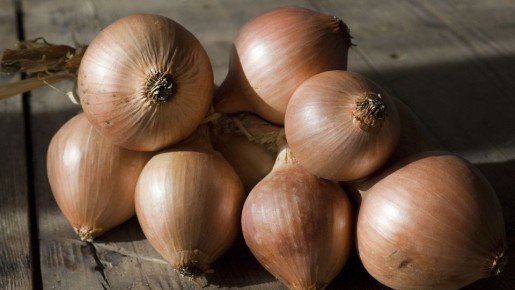 Весь лук просто сгниет: никогда не допускайте этих ошибок в хранении