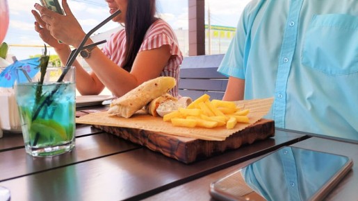 Когда обида становится блюдом: неординарный ответ официанта