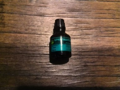 Зеленка и уксус: натуральный способ борьбы с сорняками на огороде