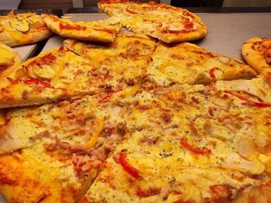 Зачем платить за доставку пиццы? Этот рецепт теста не требует дрожжей и печи