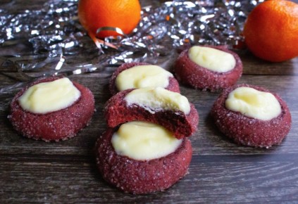 Нарядное новогоднее печенье Красный бархат