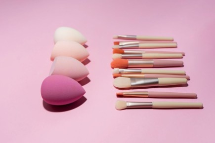 Необходимость очищения кистей и спонжей для макияжа