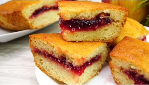 Рецепт заливного пирога с вареньем, который удивит всех