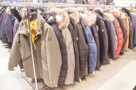 Как убрать катышки с пальто в домашних условиях: возвращаем вещи первозданный вид