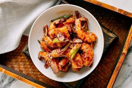 Креветки в удивительном соусе: необычный китайский рецепт, который стоит попробовать