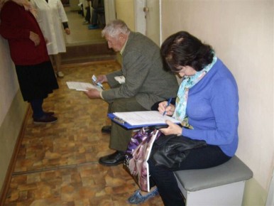 Как защитить пожилых от мошенников: новая программа по финансовой безопасности