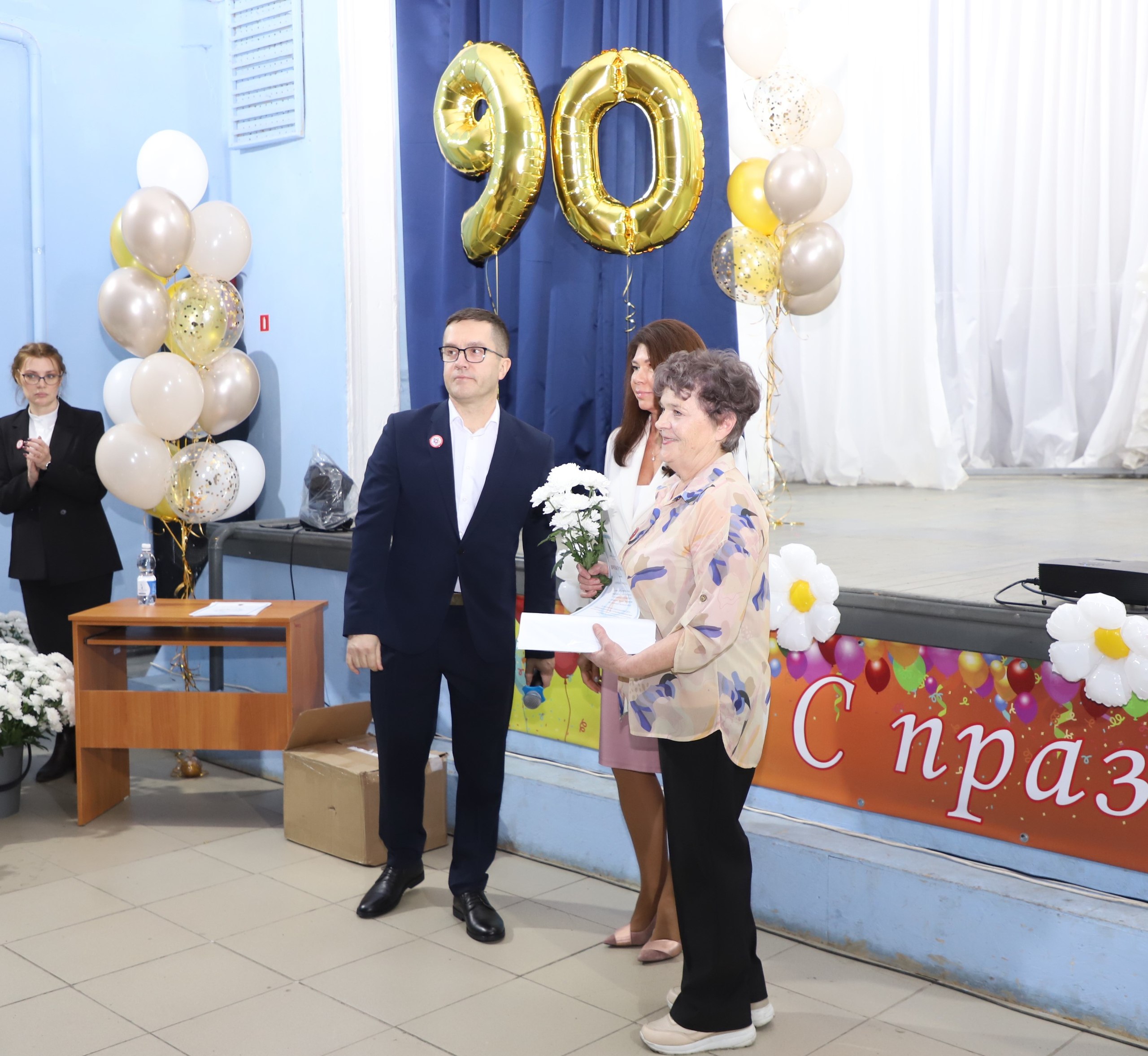 Ольга Шмаеник поздравила Ладвинский детский дом-интернат с юбилеем Ольга Шмаеник поздравила Ладвинский детский дом-интернат с юбилеем