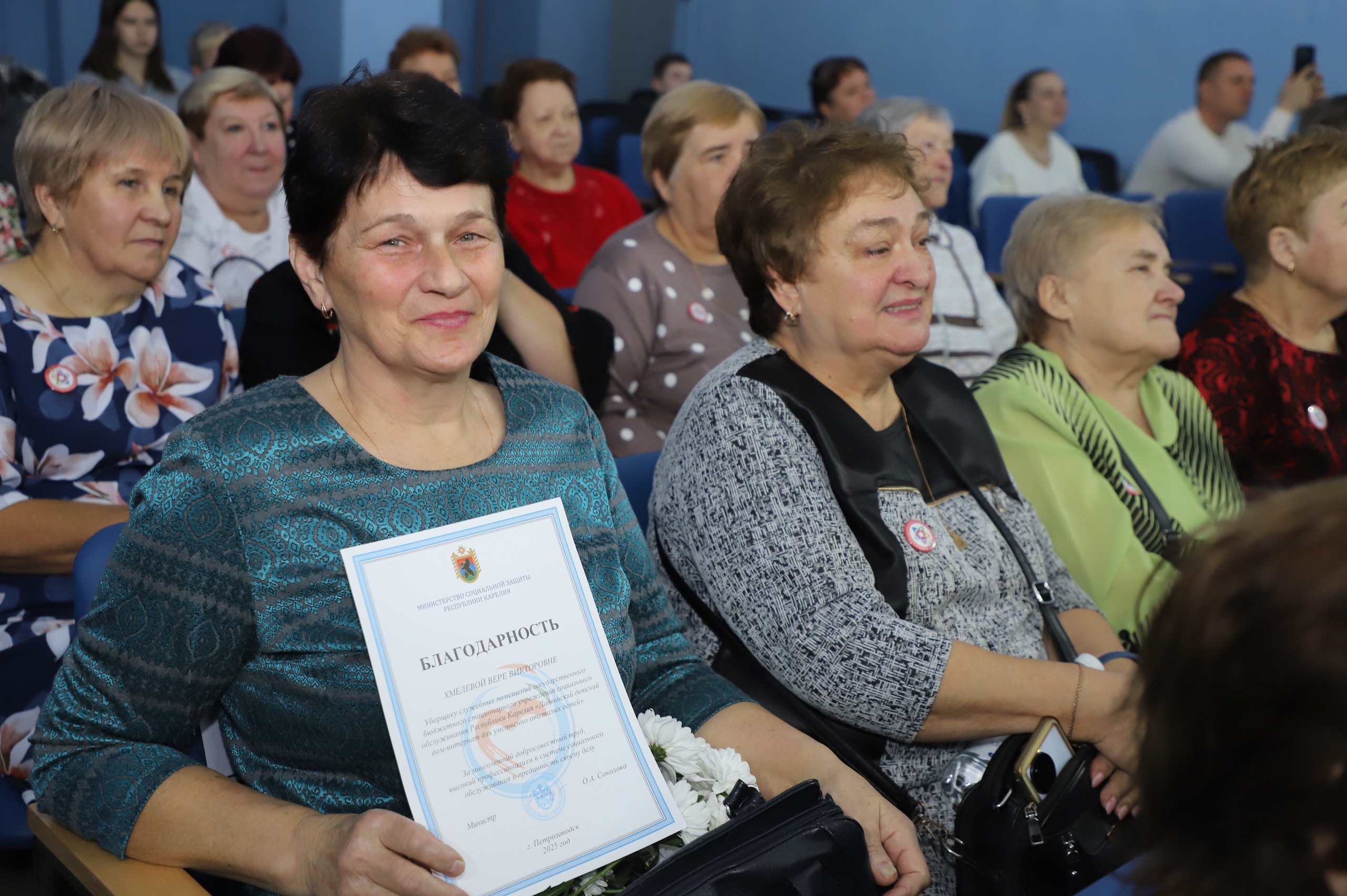 Ольга Шмаеник поздравила Ладвинский детский дом-интернат с юбилеем Ольга Шмаеник поздравила Ладвинский детский дом-интернат с юбилеем