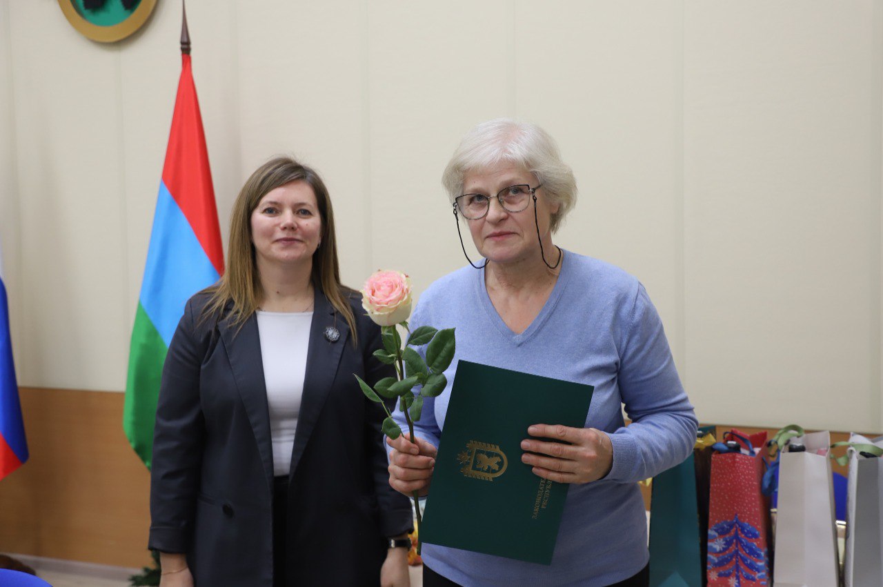 Парламентарии Карелии поздравили Госюрбюро республики с 20-летием деятельности Парламентарии Карелии поздравили Госюрбюро республики с 20-летием деятельности