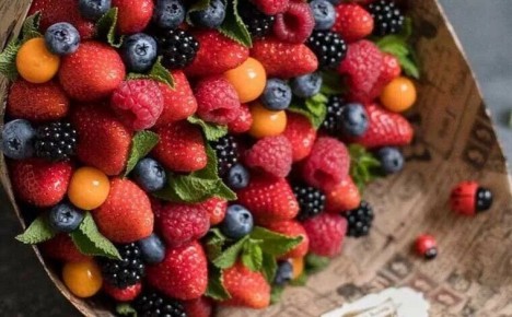 Можно ли заменить конфеты ягодами? Разбираемся в мифах о сладком