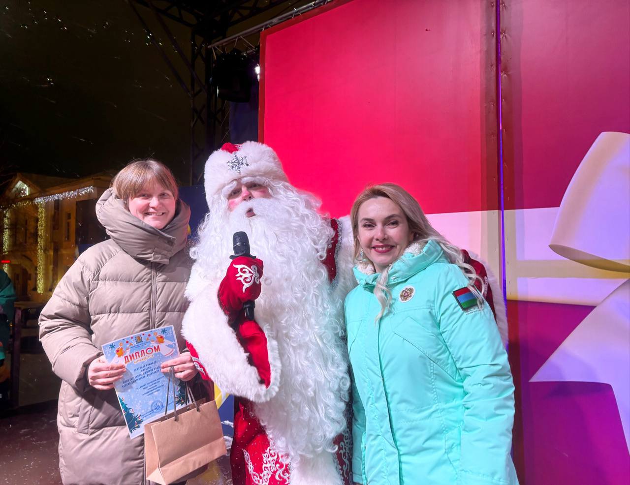 Колыхматова: Открыли новогоднюю программу «Каникулы у ёлки» в Петрозаводске! Колыхматова: Открыли новогоднюю программу «Каникулы у ёлки» в Петрозаводске!