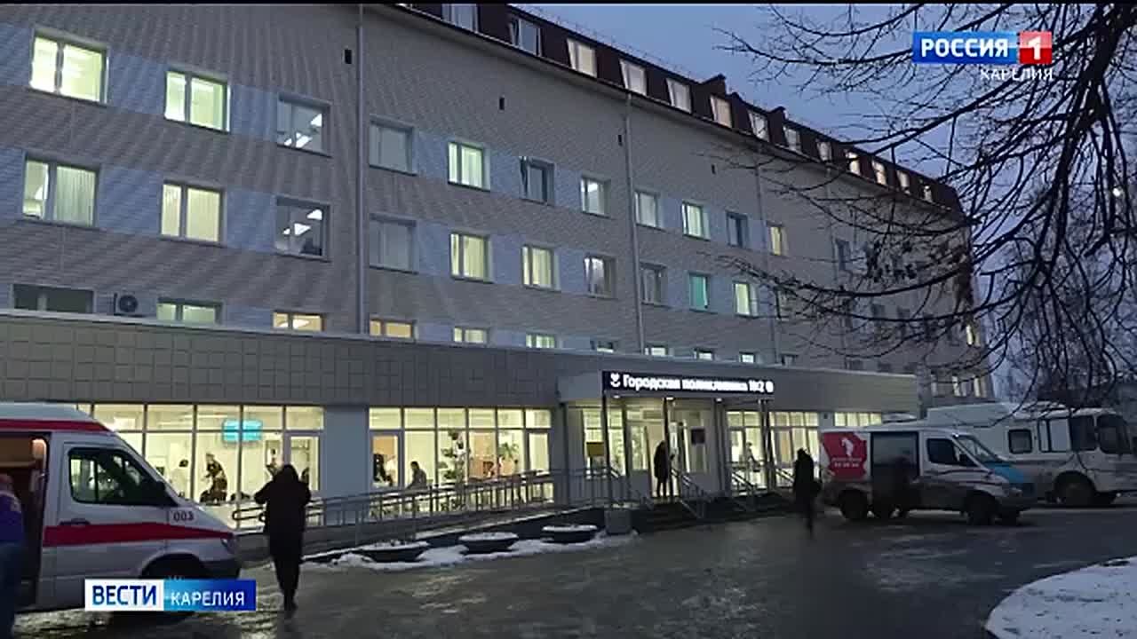 В Петрозаводской поликлинике №2 капитально отремонтировали первый этаж, оборудовали кафе и аптеки