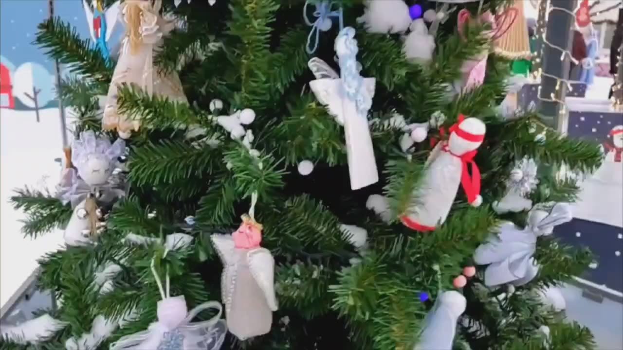 Колыхматова: Новогодняя ёлочная композиция с ангелами на площади Кирова участвует в конкурсе «Ёлки России»!