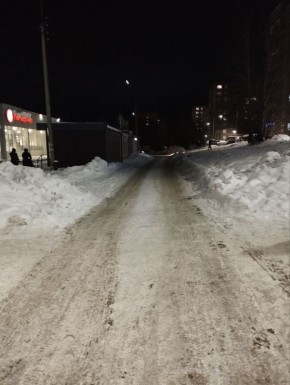 Женщина попала под машину в Петрозаводске