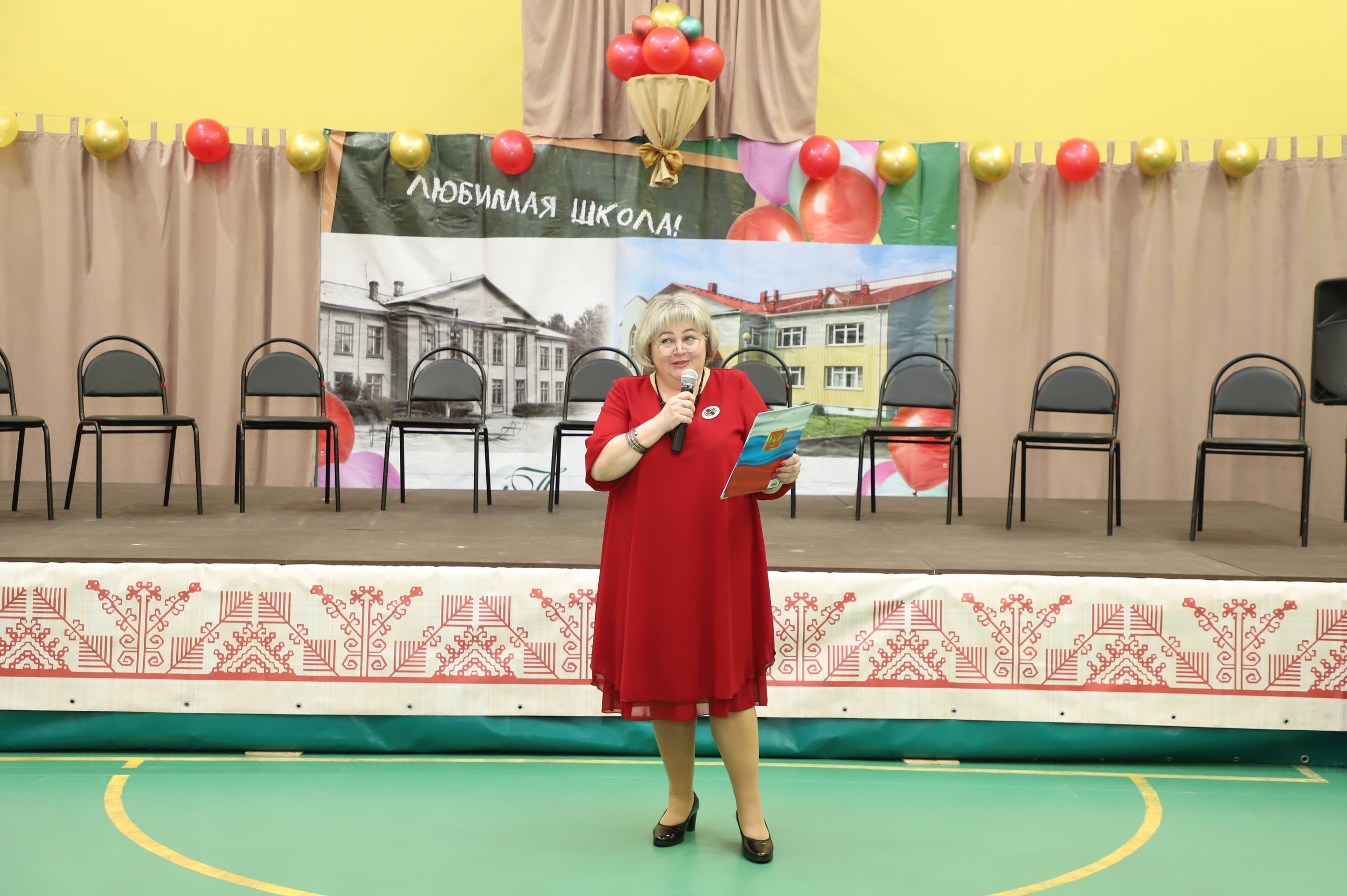 Ольга Шмаеник поздравила родную Шелтозерcкую школу с 220-летием Ольга Шмаеник поздравила родную Шелтозерcкую школу с 220-летием