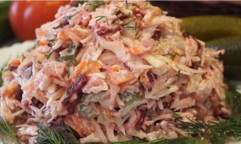 Вкусный салат на каждый день: как легко удивить гостей