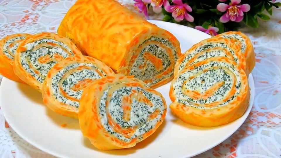Невероятный морковный рулет для праздничного стола: легко и быстро