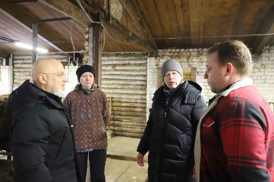 Элиссан Шандалович в Калевале оценил развитие арктической молочной фермы, созданной при господдержке