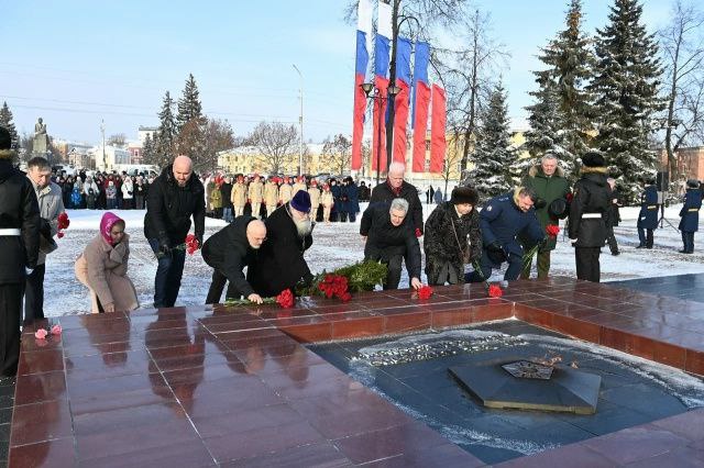 В Петрозаводске почтили память защитников Отечества В Петрозаводске почтили память защитников Отечества