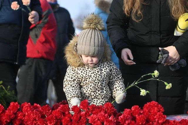 В Петрозаводске почтили память защитников Отечества В Петрозаводске почтили память защитников Отечества