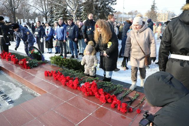 В Петрозаводске почтили память защитников Отечества В Петрозаводске почтили память защитников Отечества