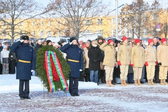 В Петрозаводске почтили память защитников Отечества В Петрозаводске почтили память защитников Отечества