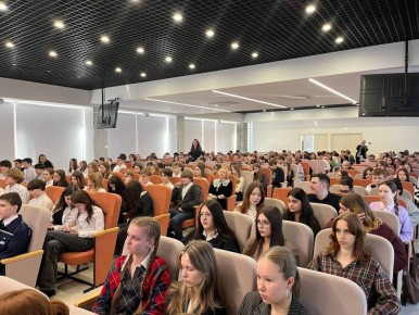 Колыхматова: Сегодня в Администрации проводим общегородской классный час «Защитники Отечества: от прошлого к будущему»