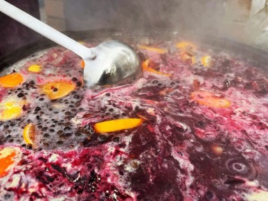 Теплые исторические напитки для зимнего вечера: от грога до жженки