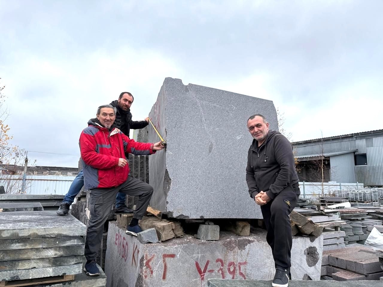 Медали «80 лет Победы в Великой Отечественной войне 1941-1945 годов» удостоены трое жителей Карелии за создание памятника, посвященного Воздушной трассе жизни блокадного Ленинграда