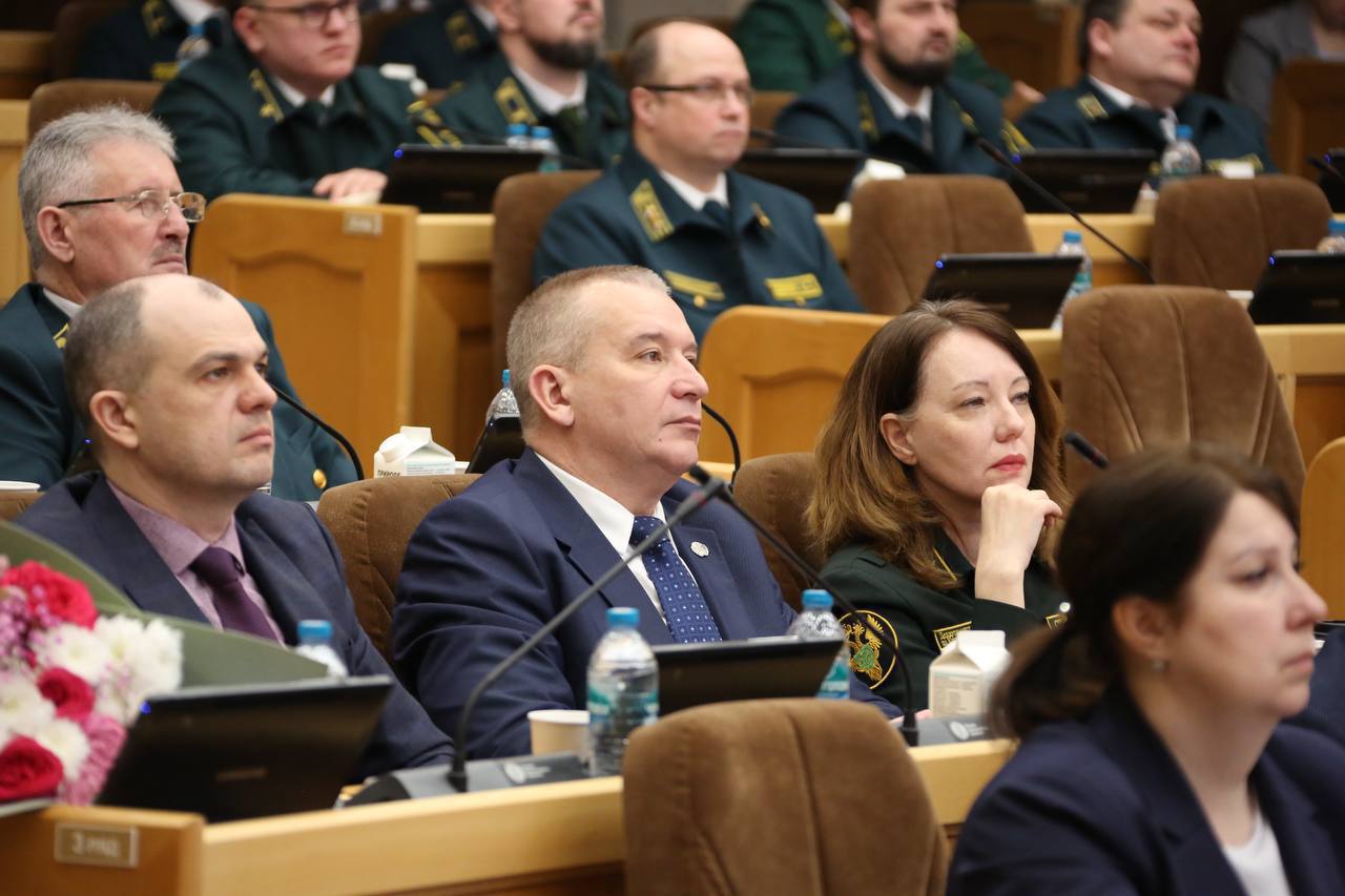 В г. Сыктывкар Республики Коми под председательством руководителя Рослесхоза Ивана Советникова состоялось итоговое совещание, посвященное эффективности исполнения переданных полномочий в области лесных отношений в СЗФО В г. Сыктывкар Республики Коми под председательством руководителя Рослесхоза Ивана Советникова состоялось итоговое совещание, посвященное эффективности исполнения переданных полномочий в области лесных отношений в СЗФО