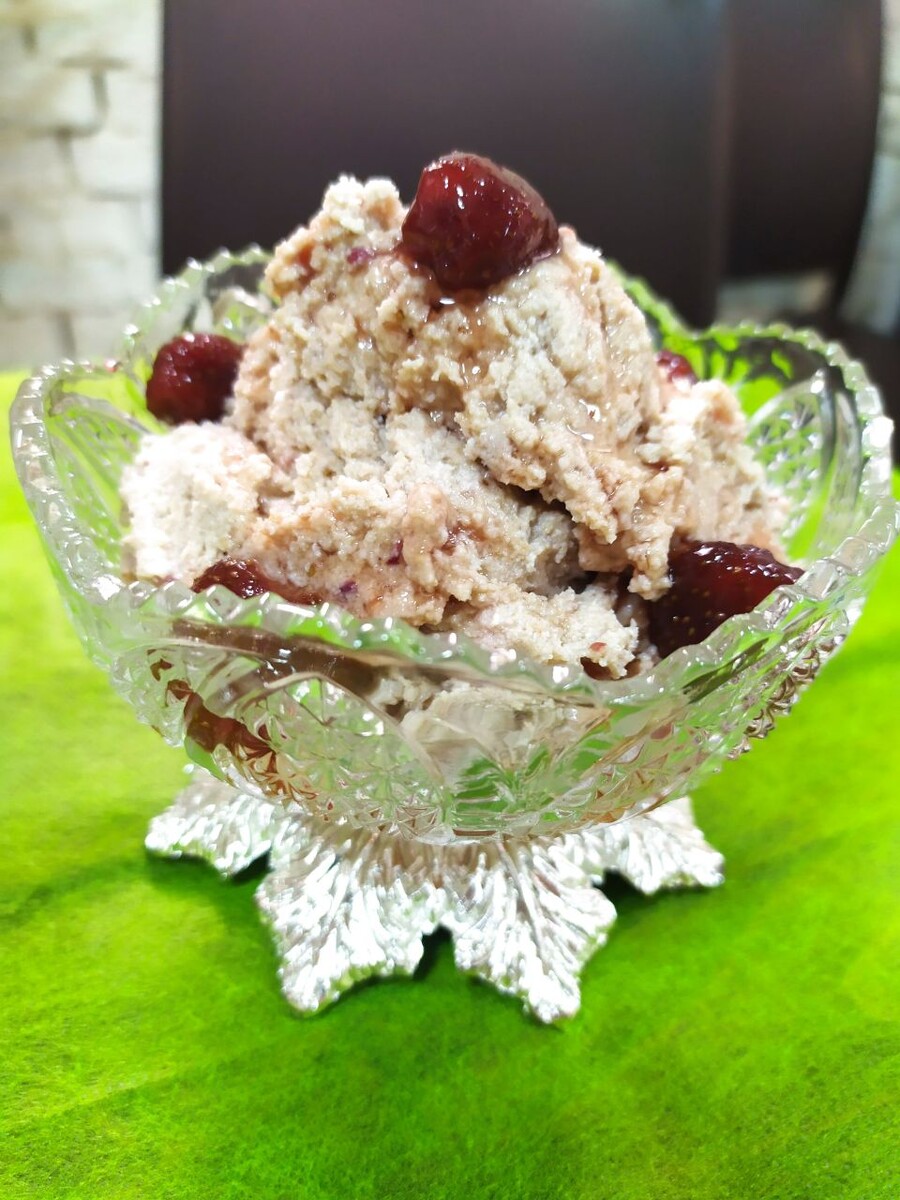 Незабываемый дежень с творогом и земляничным вареньем