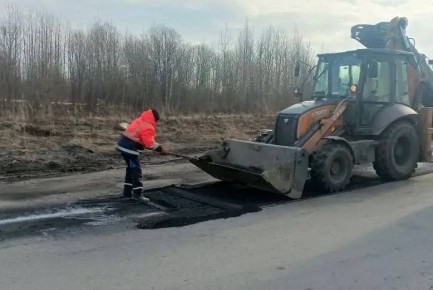 Колыхматова: Проводим ямочный ремонт методом фрезерования проезжей части на улицах Матросова, Связи и Сталинградской улице