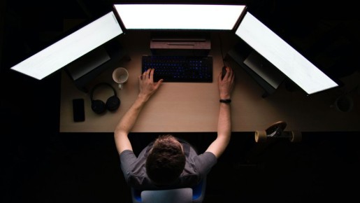 Минцифры планирует смягчить наказания за поиск экстремистских материалов