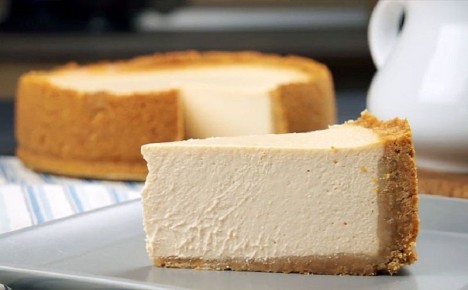 Необычный чизкейк из ряженки: простота и нежность в одном десерте