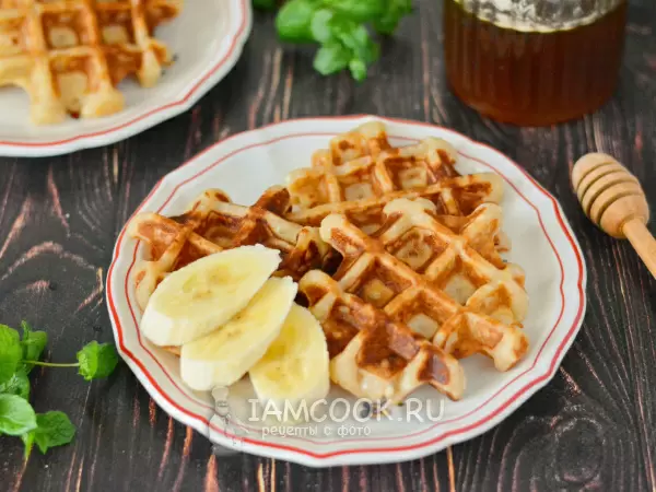 Вкусные и полезные завтраки с бананом: что готовить всей семьей